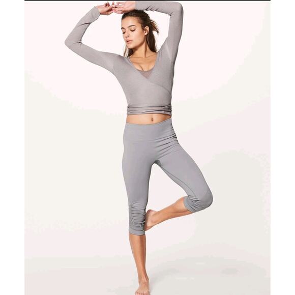 Lululemon Awakening Capri Legging Taryn Toomey‎ Tight Crop Capri Scrunch Grey - Picture 1 of 12